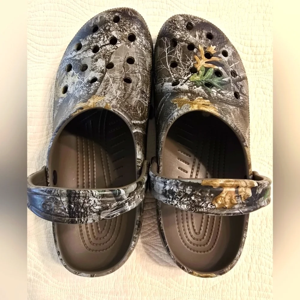 NWT Crocs Classic Realtree Edge Clogs, Limited Edition Release
